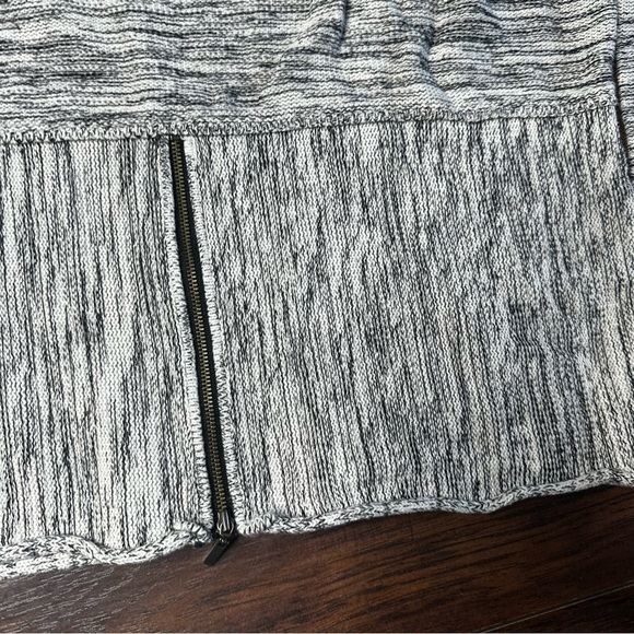 Habitat Gray Crew Neck Sweater - Picture 4 of 5